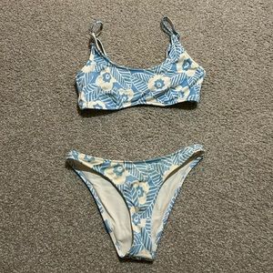 Triangl Maci blue floral bikini